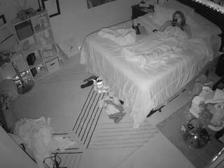 voyeurcam-hornyhostel-01