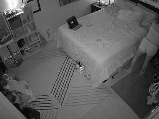 voyeurcam-hornyhostel-01
