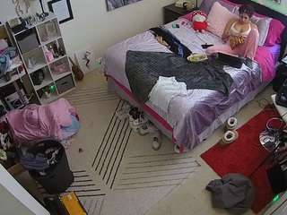 voyeurcam-hornyhostel-01