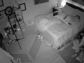 voyeurcam-hornyhostel-01