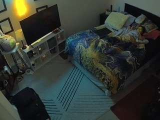 voyeurcam-hornyhostel-01