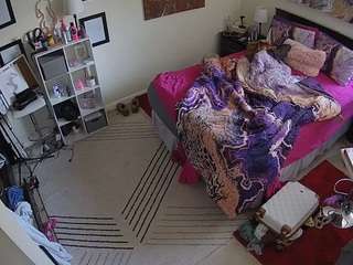 voyeurcam-hornyhostel-01