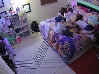 voyeurcam-hornyhostel-01
