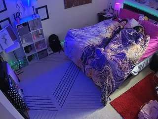 voyeurcam-hornyhostel-01