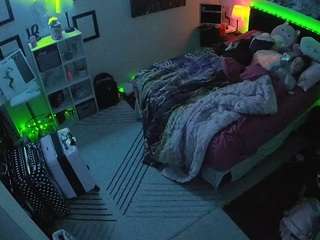 voyeurcam-hornyhostel-01
