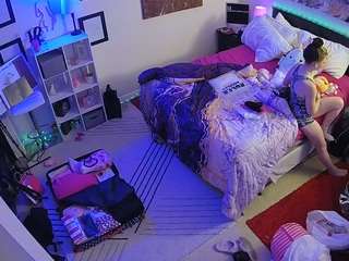 voyeurcam-hornyhostel-01