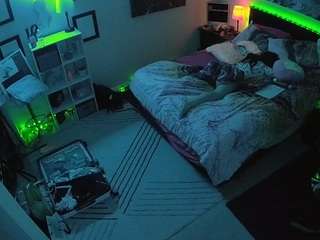 voyeurcam-hornyhostel-01