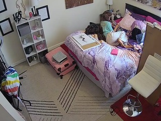 voyeurcam-hornyhostel-01