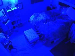 voyeurcam-hornyhostel-01