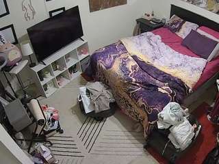 voyeurcam-hornyhostel-01