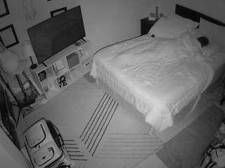 voyeurcam-hornyhostel-01