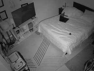 voyeurcam-hornyhostel-01