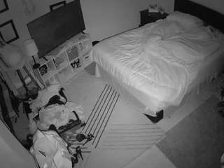 voyeurcam-hornyhostel-01