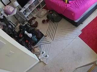 voyeurcam-hornyhostel-01