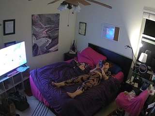voyeurcam-hornyhostel-01