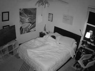 voyeurcam-hornyhostel-01
