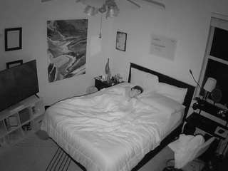 voyeurcam-hornyhostel-01