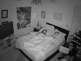voyeurcam-hornyhostel-01
