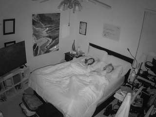 voyeurcam-hornyhostel-01