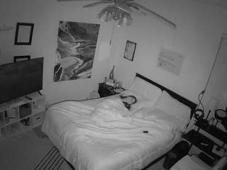 voyeurcam-hornyhostel-01