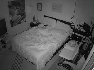 voyeurcam-hornyhostel-01