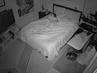 voyeurcam-hornyhostel-01