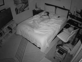 voyeurcam-hornyhostel-01