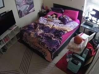 voyeurcam-hornyhostel-01