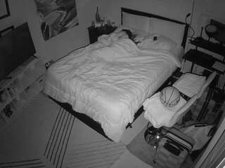 voyeurcam-hornyhostel-01