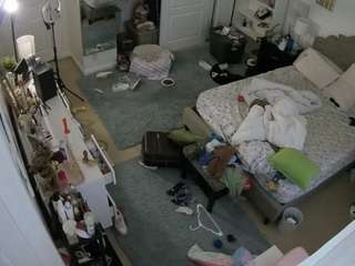 voyeurcam-hornyhostel-02