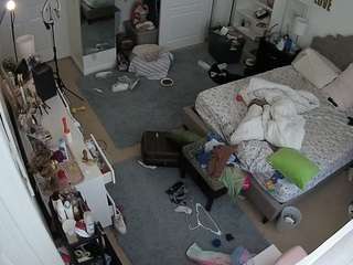 voyeurcam-hornyhostel-02