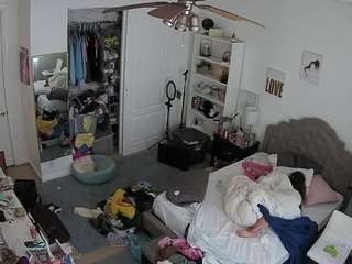 voyeurcam-hornyhostel-02