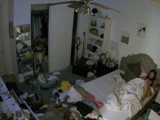 voyeurcam-hornyhostel-02