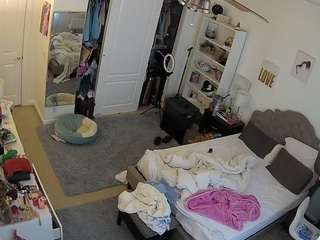 voyeurcam-hornyhostel-02