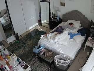 voyeurcam-hornyhostel-02
