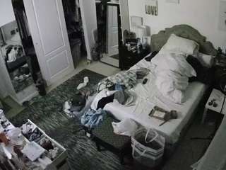 voyeurcam hornyhostel 02