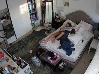 voyeurcam-hornyhostel-02