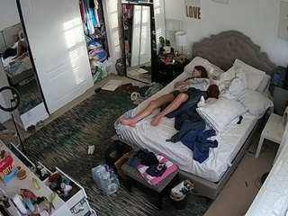 voyeurcam-hornyhostel-02