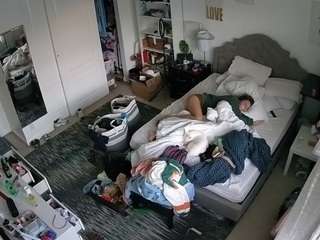 voyeurcam-hornyhostel-02