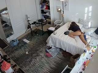 voyeurcam hornyhostel 02