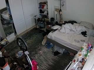 voyeurcam hornyhostel 02