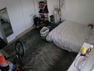 voyeurcam-hornyhostel-02