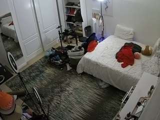 voyeurcam-hornyhostel-02