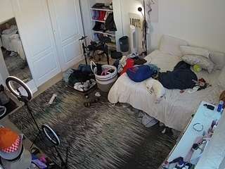 voyeurcam-hornyhostel-02