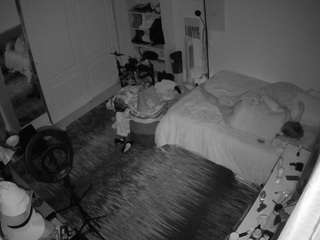 voyeurcam-hornyhostel-02