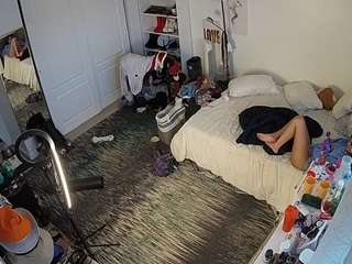 voyeurcam-hornyhostel-02