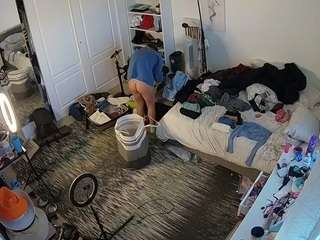 voyeurcam-hornyhostel-02's CamSoda show and profile