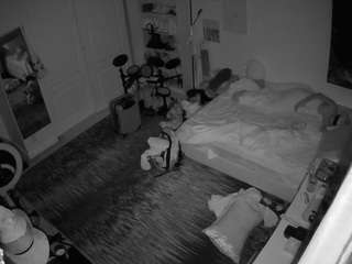 voyeurcam hornyhostel 02