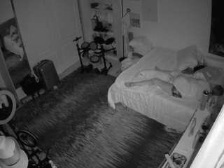voyeurcam-hornyhostel-02