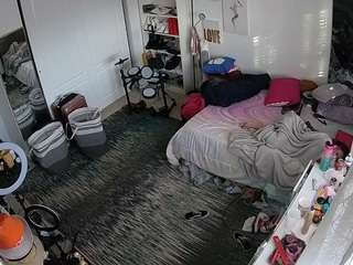 voyeurcam-hornyhostel-02